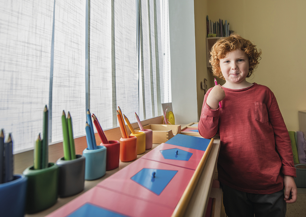 Satz mit 11 farbigen Bleistiftständern "Montessori Premium"