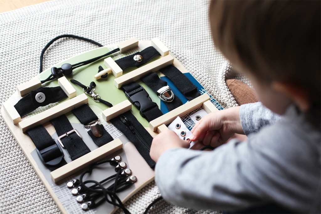 Motorikbrett Schlösser und Rotation