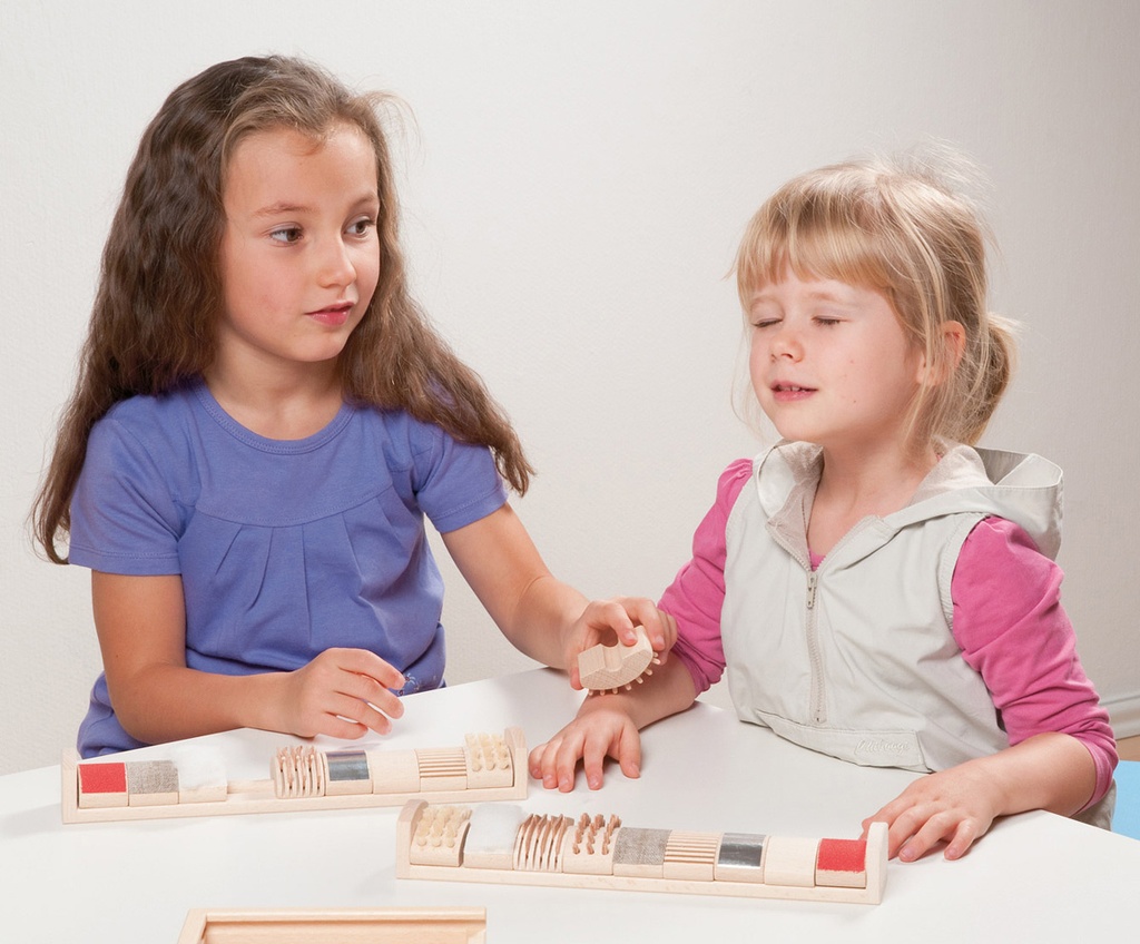 Streichelspiel mit 2 Einlegeleisten*